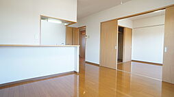 プリリアンスＴＡＫＥＫＯＳＨＩ A503 5階2LDKのリビング/ダイニング