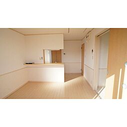 サーラ・マンジェ C201 2階1LDKのリビング/ダイニング