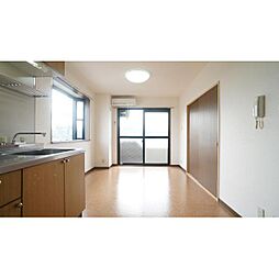 グランメール27 201 2階2LDKのリビング/ダイニング