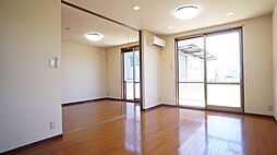 グランスイート 201 2階1LDKのリビング/ダイニング