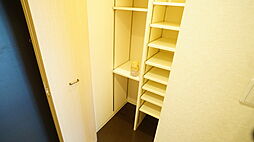 玄関横収納