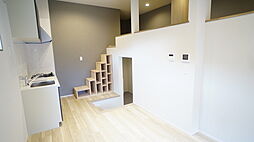 スマイシアＡＰＡＲＴＭＥＮＴ西富田 203 2階1LDKのリビング/ダイニング