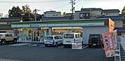 コンビニ「ファミリーマート四日市川島町店まで378ｍ」
