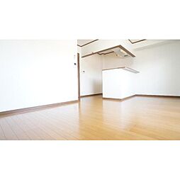 コーキア富洲原 3C 3階1LDKのリビング/ダイニング