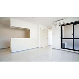 オーロラ 105 1階1LDKのリビング/ダイニング