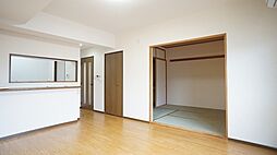 レジデンス若松 201 2階3LDKのリビング/ダイニング