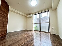 エテルナ 101 1階ワンルームのリビング/ダイニング