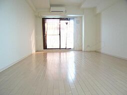 クリスタルグランツ京都高辻 8階1Kのリビング/ダイニング