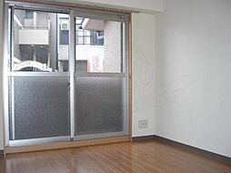 エリーフラッツ嵐山 1階1Kのリビング/ダイニング