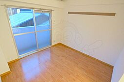 シャングリラダイヤモンドビルディング 1階1Kのリビング/ダイニング