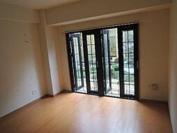 ヴォール・ベフィンデン 1階ワンルームのリビング/ダイニング