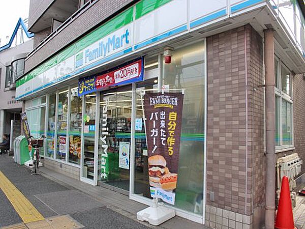 画像20:【コンビニエンスストア】ファミリーマート 上中里三丁目店まで199ｍ