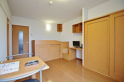 レオパレスショコラI 2階1Kのリビング/ダイニング