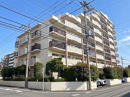 陽光をたっぷりと取り込みます。あたたかな日差しがご家族の笑顔をより一層輝かせます。