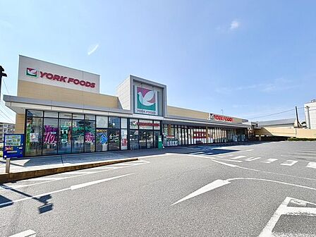 ヨークフーズ六高台店 徒歩5分 400m