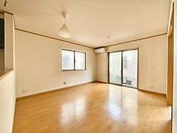 鎌ケ谷市くぬぎ山4丁目 4LDKのリビング/ダイニング