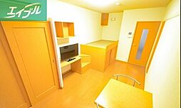 レオパレスウォーターリリィ北方 1階1Kのリビング/ダイニング