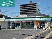ファミリーマート伊福四丁目店 1017m