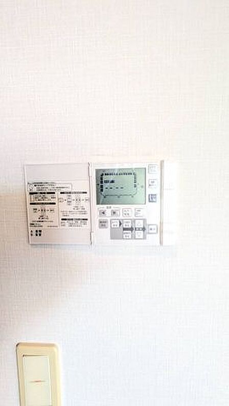 毎日の暮らしを支える設備が充実。エアコン、浴室乾燥機、食器洗浄乾燥機、ディスポーザーなどを備え、快適性と家事効率に配慮された住まいです。