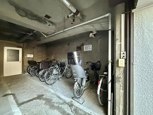 エントランス 東京メトロ丸ノ内線 四谷三丁目駅 徒歩7分