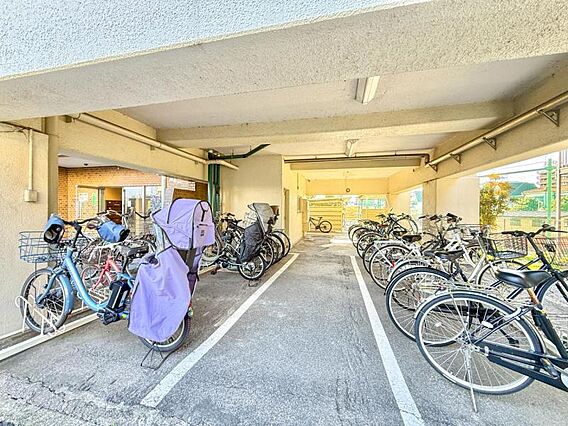 【駐輪場】　屋...