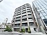 外観：【外観】周囲の街並みと調和する落ち着いた色調。上質な日常を予感させる。