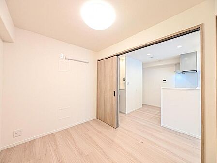 【洋室:4.0帖】 仕事や趣味のスペースとしても活用できる、多用途に使える部屋。
