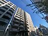 外観：【外観】　静かな住宅街に映える、端正なマンション。暮らしの舞台にふさわしい、落ち着きと品格を備えています。