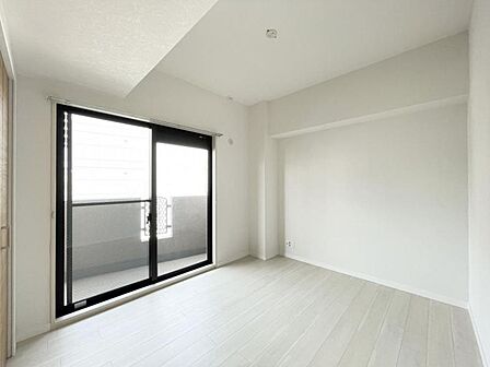 【洋室:5.8帖】使い方に柔軟性があり、個室としても趣味の部屋としても利用可能です。