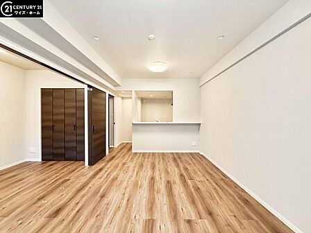 【リビング：10帖】穏やかな時間を心ゆくまで堪能できる住空間です。