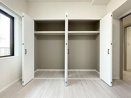 【収納】室内を有効的にお使いいただける全居室収納付き。洋服や雑貨など無駄なく収納いただけます。