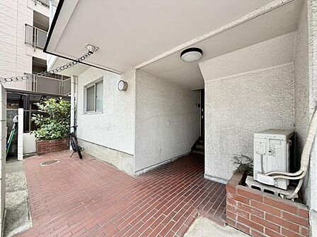 【エントランス】管理の行き届いたエントランスです。
