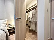 【収納】WIC完備。衣類や大きな家電などをマルチに収納できて住空間をより広げてくれます。