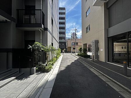 【エントランス】日常の始まりと終わりを彩る空間。