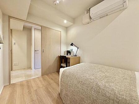【洋室】明るく落ち着いた雰囲気のお部屋です。