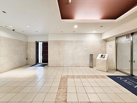 広々としたキッチンで、家族みんなで料理を楽しめます。