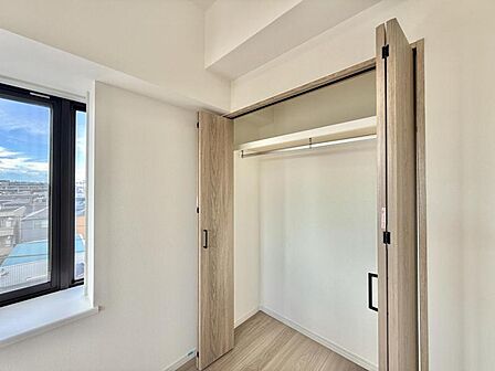 【収納】室内を有効的にお使いいただける全居室収納付き。洋服や雑貨など無駄なく収納いただけます。