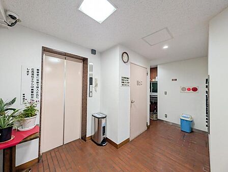 【エレベーター】 しっかりと管理が行き届いており、いつも共用部は綺麗に保たれています