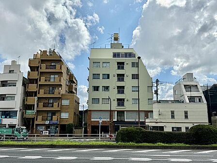 【外観】飽きのこないシンプルモダンな外観です。