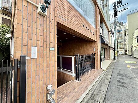 【エントランス】いつも綺麗に保たれているエントランス。