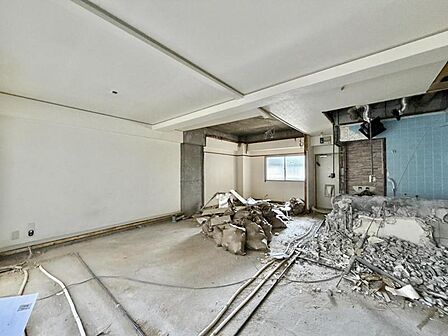 【LDK】リフォームにより、より心地よい居室へと一新予定です。