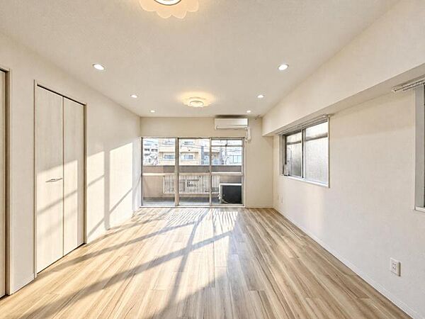 洋室を拡大表示