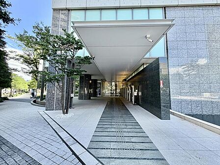【外観】暮らしの舞台にふさわしい、落ち着きと品格を備えています。