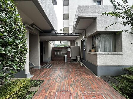 【エントランス】洗練された共有空間が帰るたびに心地よい
