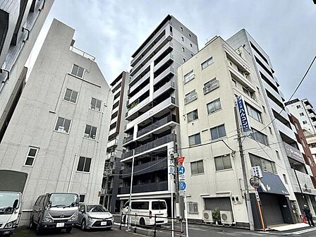 【外観】重厚感と洗練さを兼ね備えた佇まい。