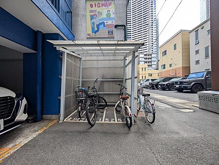 【駐輪場】　広く停めやすい駐輪場