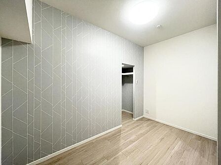 【洋室:4.3帖】落ち着いた時間を過ごせる空間です。
