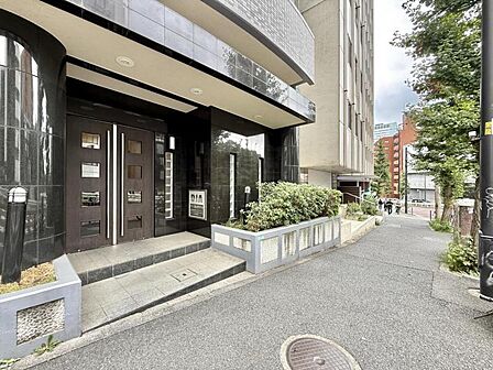 【エントランス】住まう方の安心感を支える空間。
