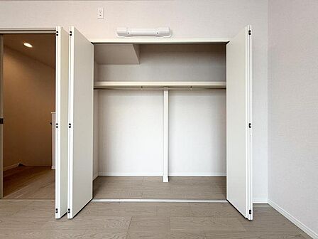 【収納】室内を有効的にお使いいただける全居室収納付き。洋服や雑貨など無駄なく収納いただけます。