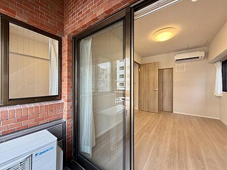 【バルコニー】心地よい風が癒しを与えてくれる時間。